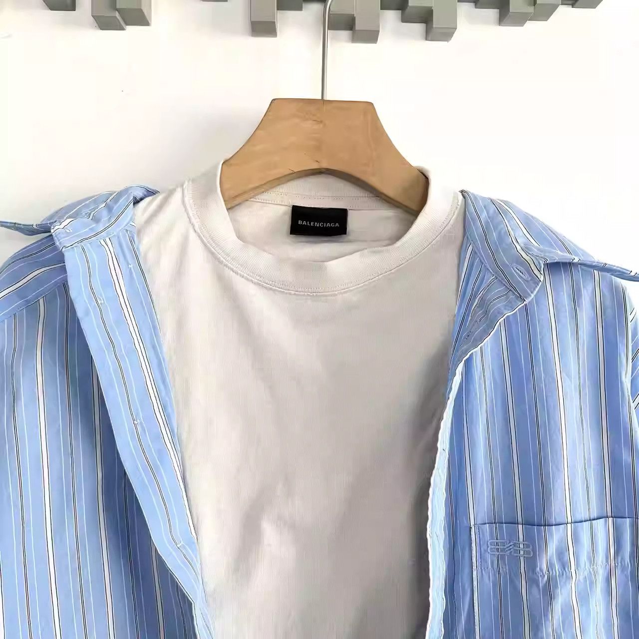 Balenciaga Balenciaga FW22 Color Matching Fake Two Striped Lapel Shirt Size US L / EU 52-54 / 3 - 4 Thumbnail