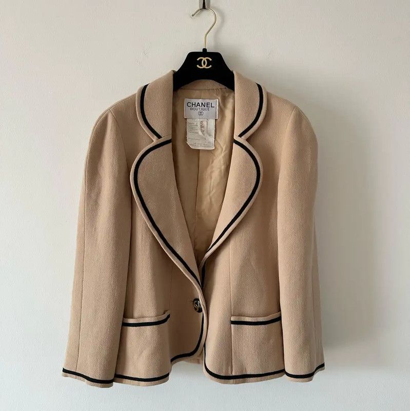 Chanel Chanel Beige Wool Women's Jacket 0089 Size L / US 10 / IT 46 - 1 Thumbnail
