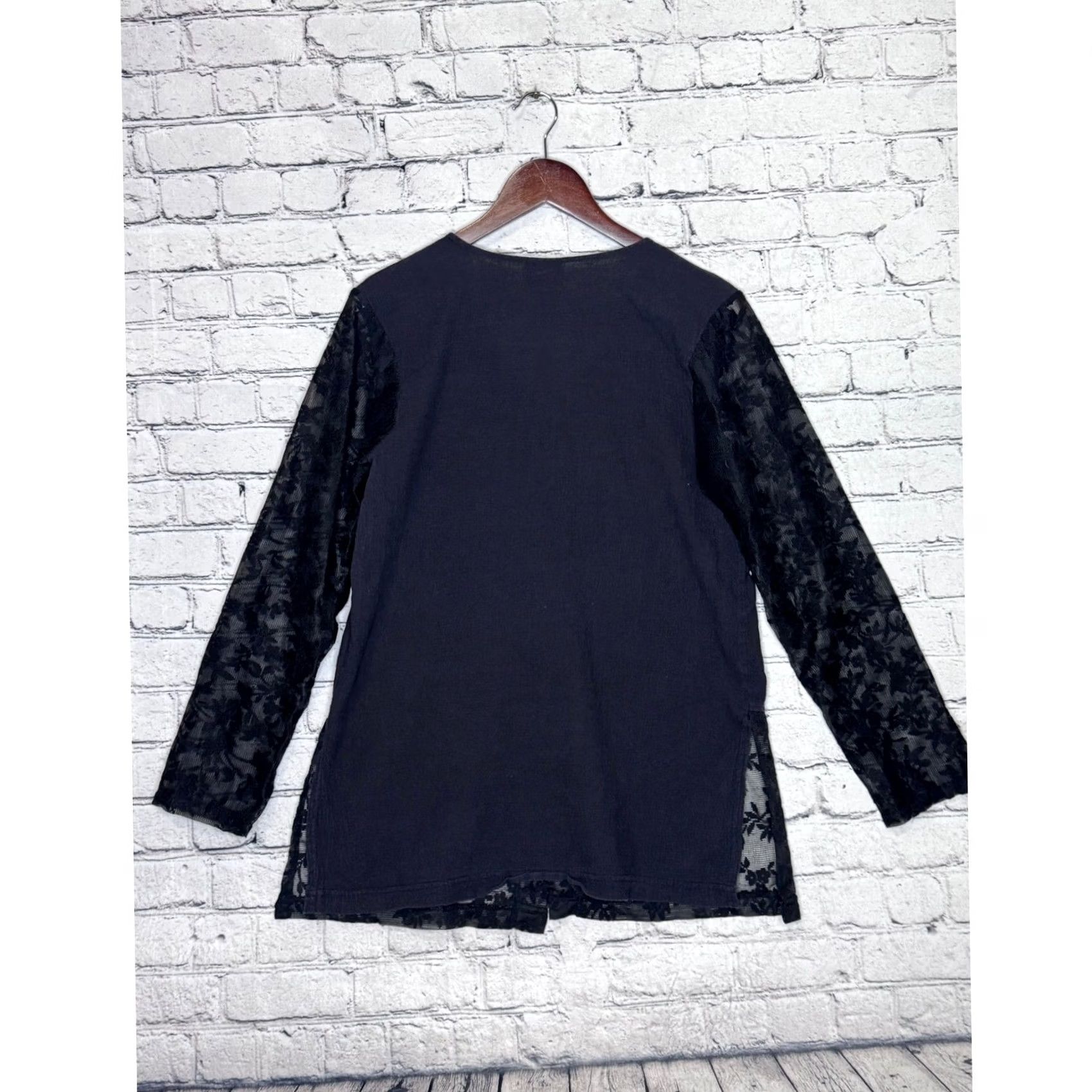 Delta Delta Burke Collection Black Lace Sleeve Button Front Top Womens Medium Size M / US 6-8 / IT 42-44 - 7 Thumbnail