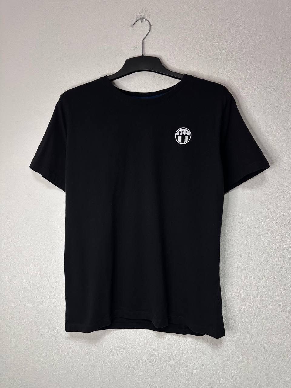 Other FC Zurich FCZ Big Logo Black T-Shirt Tee Cotton Men’s Size M Size US M / EU 48-50 / 2 - 3 Thumbnail