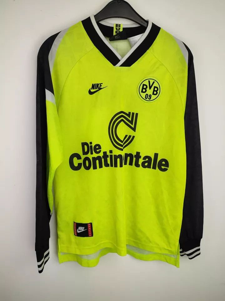 Nike 1995-96 Borussia Dortmund Home #10 Moller MEN S FOOTBALL Size US S / EU 44-46 / 1 - 1 Thumbnail