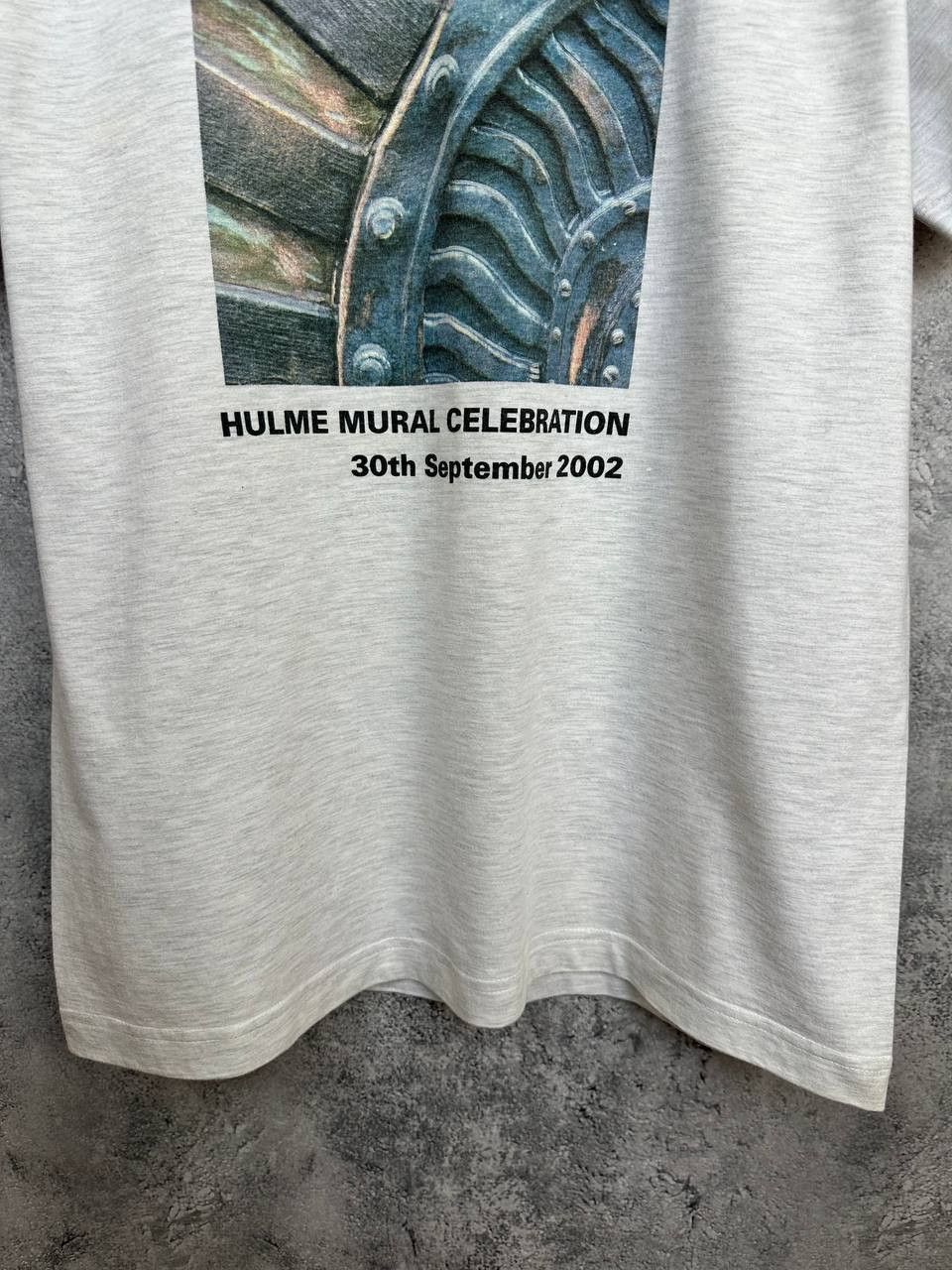 Fruit Of The Loom Vintage 2002 Hulme Mural Celebration T-Shirt Art Tee FotL Size US L / EU 52-54 / 3 - 7 Thumbnail
