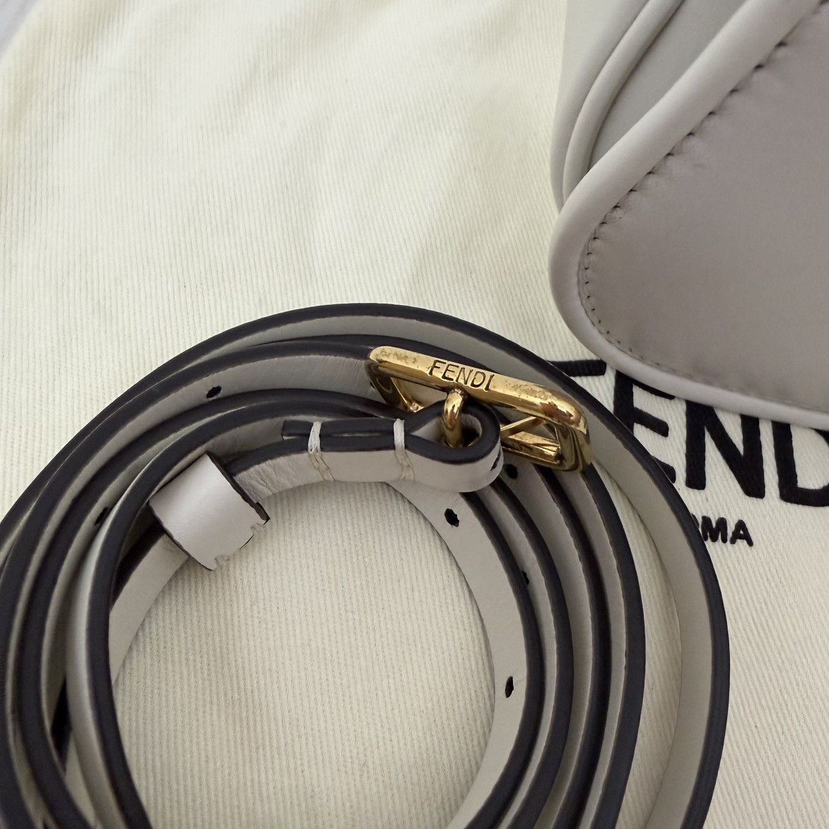 Fendi Fendi C'mon Nano Charm Mini Bag White Size ONE SIZE - 6 Thumbnail