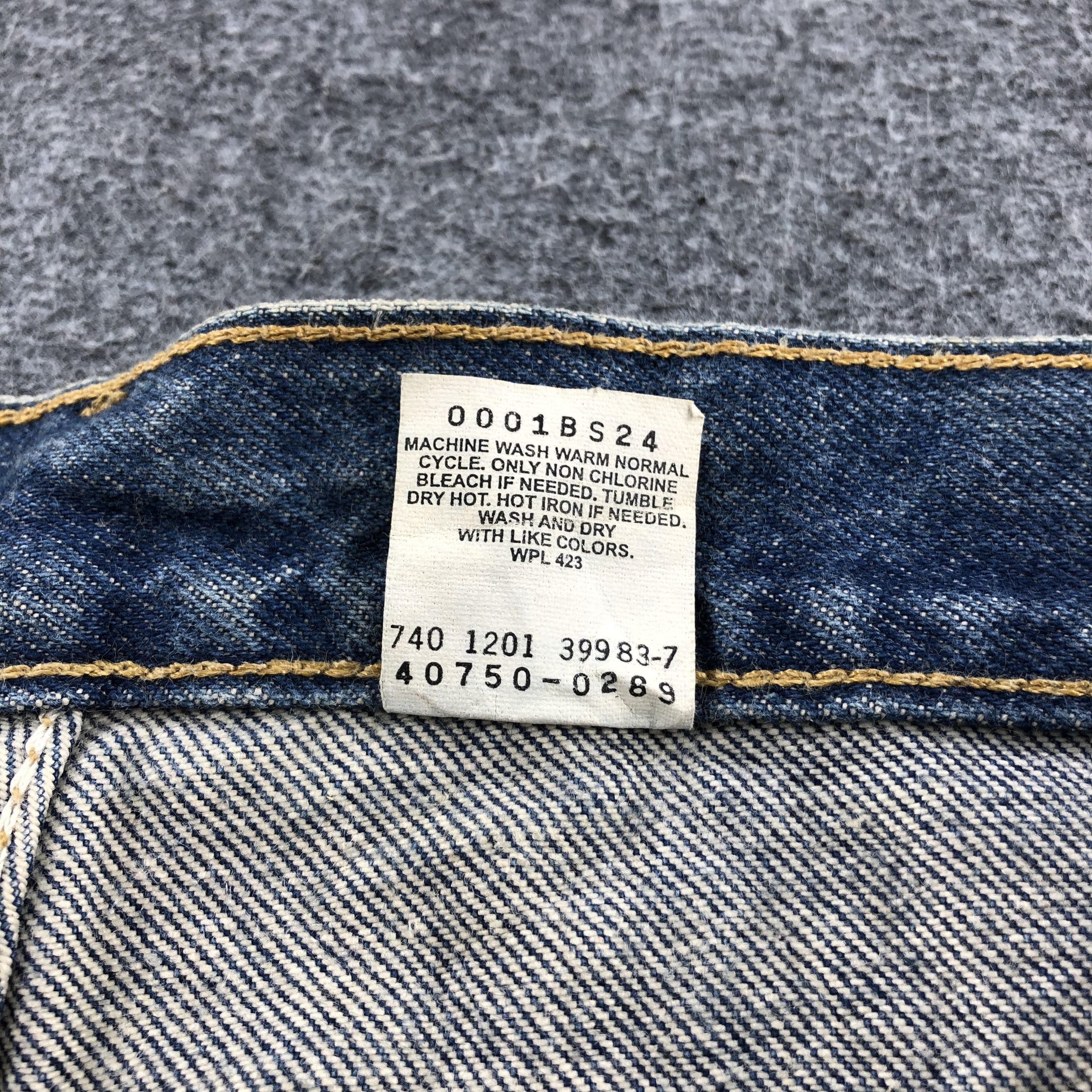 Levi's Vintage Levis 550 Jeans Relaxed Fit Denim KJ525 Size US 27 - 11 Thumbnail