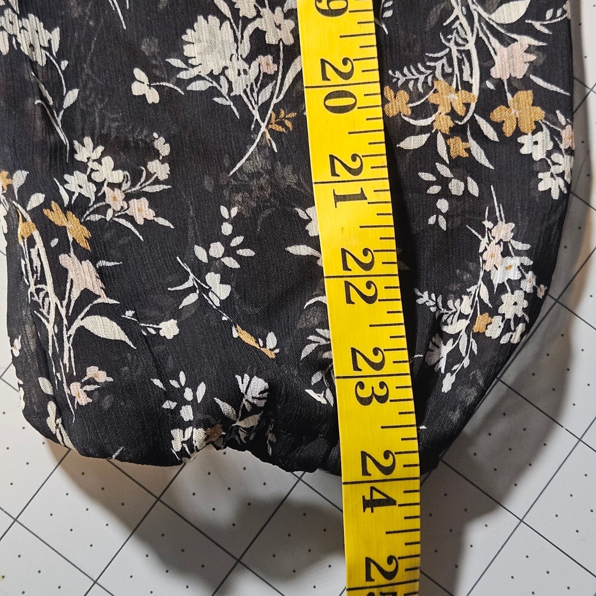 Other All In Favor Women’s Smocked Floral Blouse Black M Ruched Co Size M / US 6-8 / IT 42-44 - 8 Thumbnail