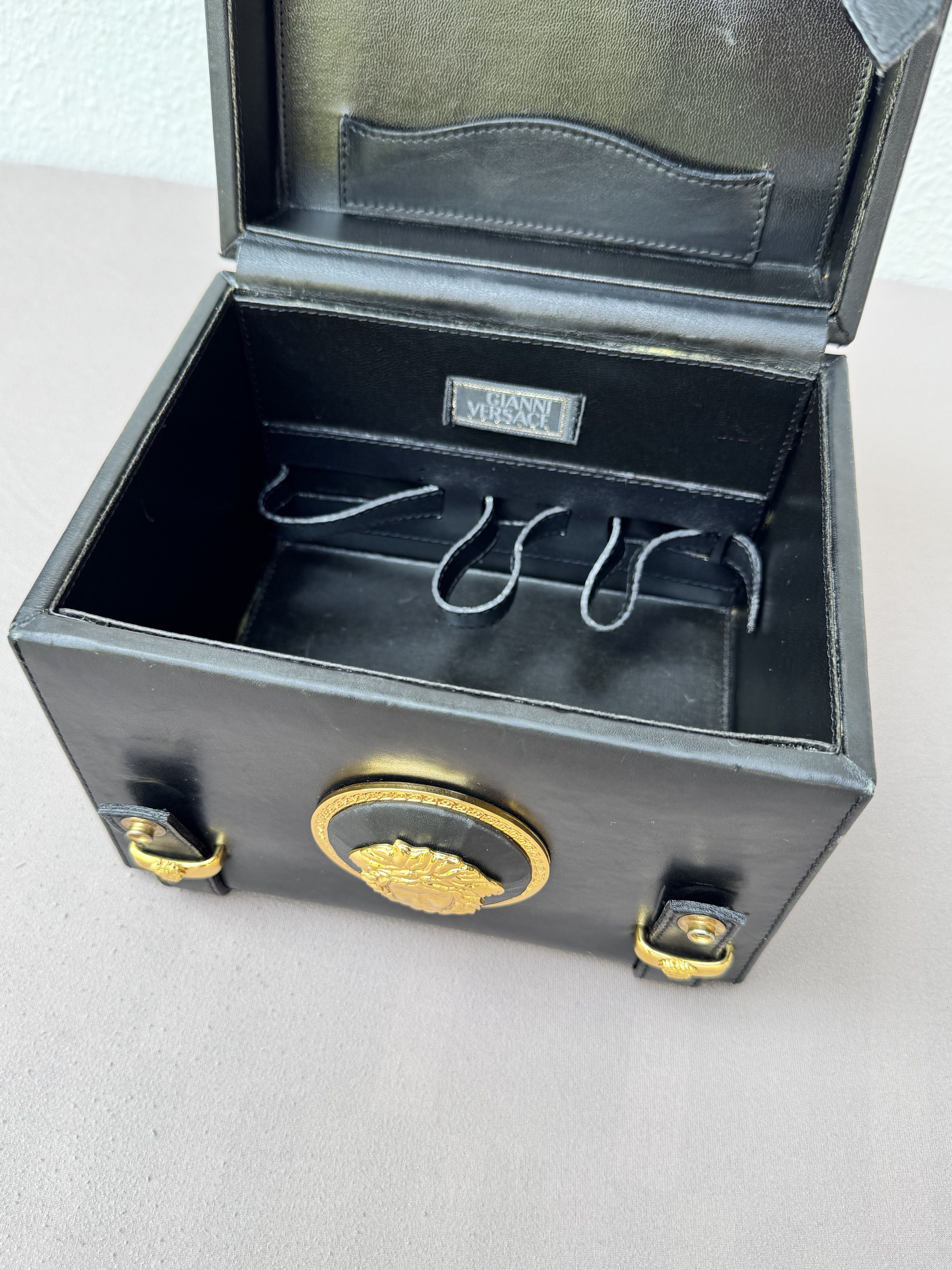 Versace Gianni Versace Couture Medusa Vanity Bag Size ONE SIZE - 17 Thumbnail