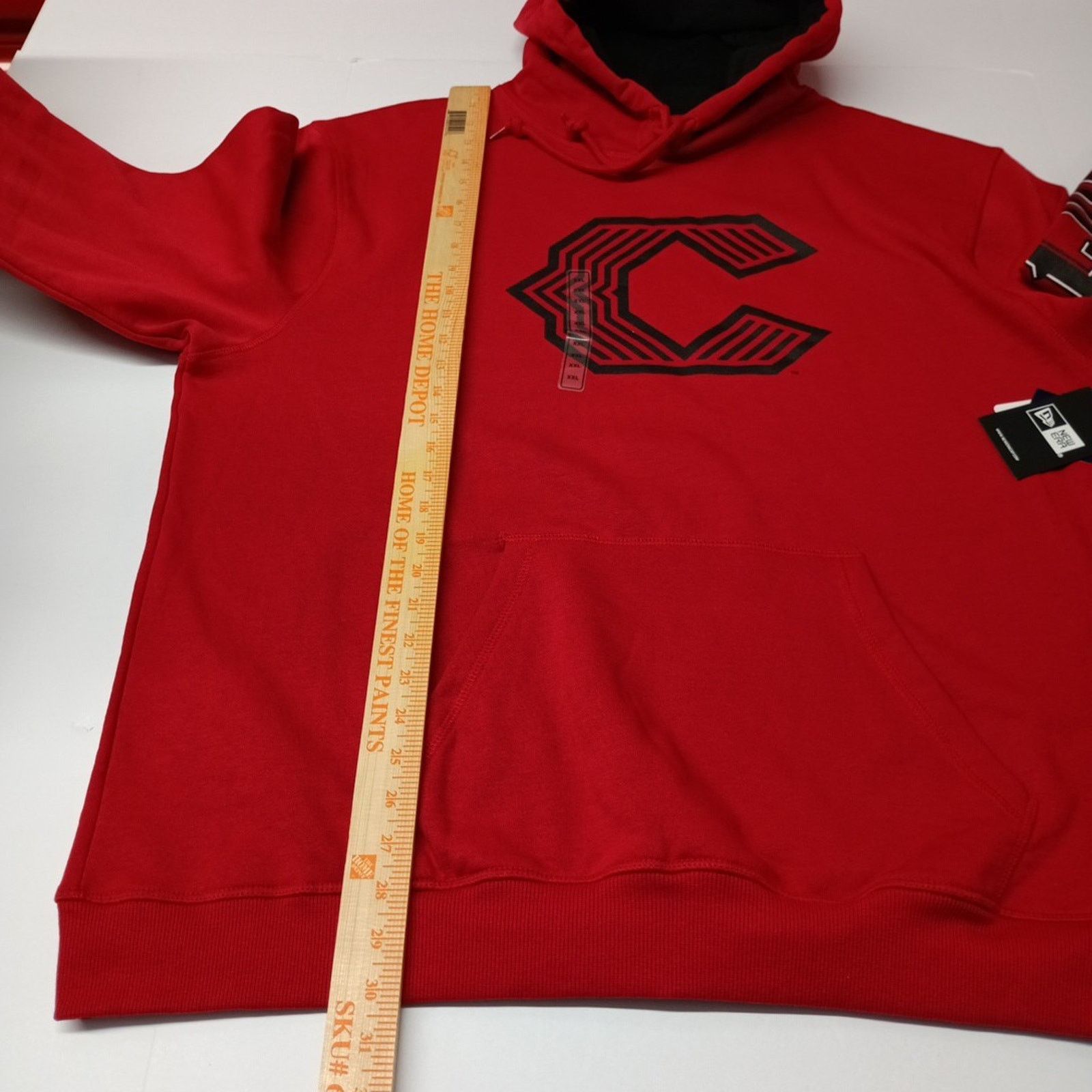 New Era MLB Men’s Cincinnati Reds Cincy Hoodie Size 2XL Red New Era Size US XXL / EU 58 / 5 - 7 Thumbnail