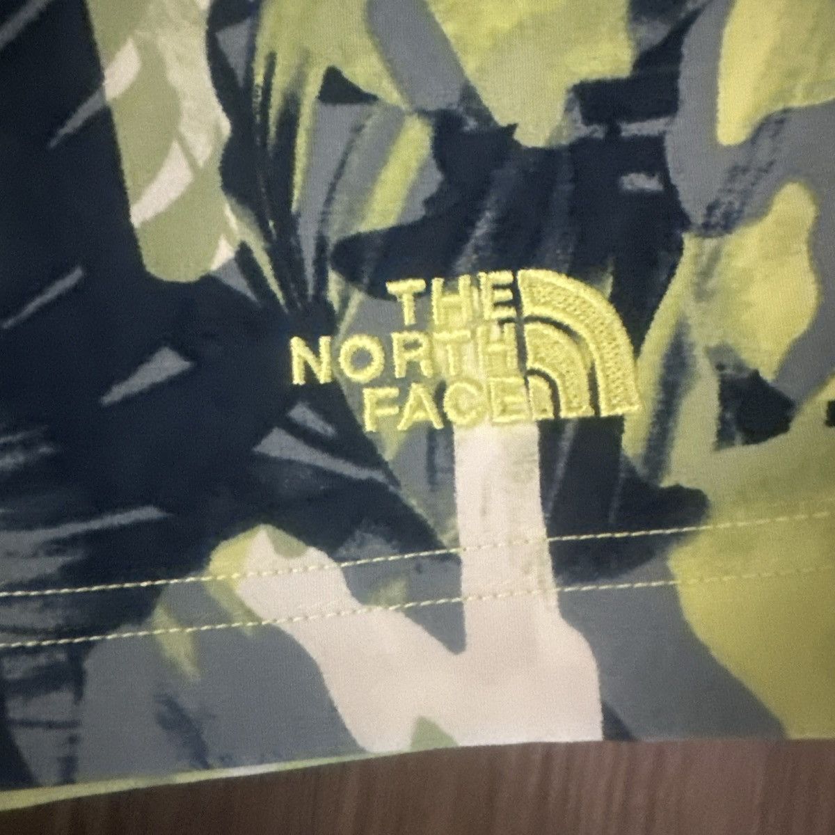 The North Face The North Face Men’s Pull-On Shorts M Tropical Camo Size US 32 / EU 48 - 2 Thumbnail