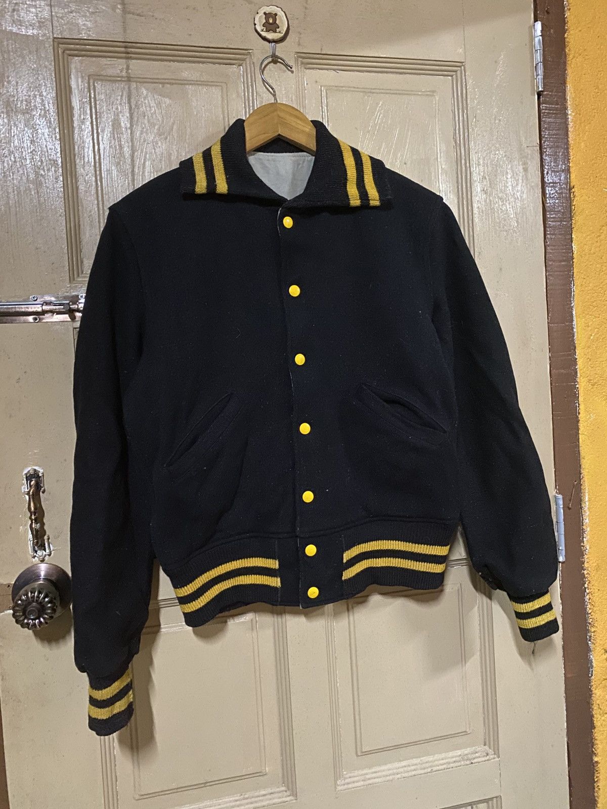 Vintage Vintage 1950s Butwin Varsity Jacket Black Yellow Made in USA Size US S / EU 44-46 / 1 - 5 Thumbnail