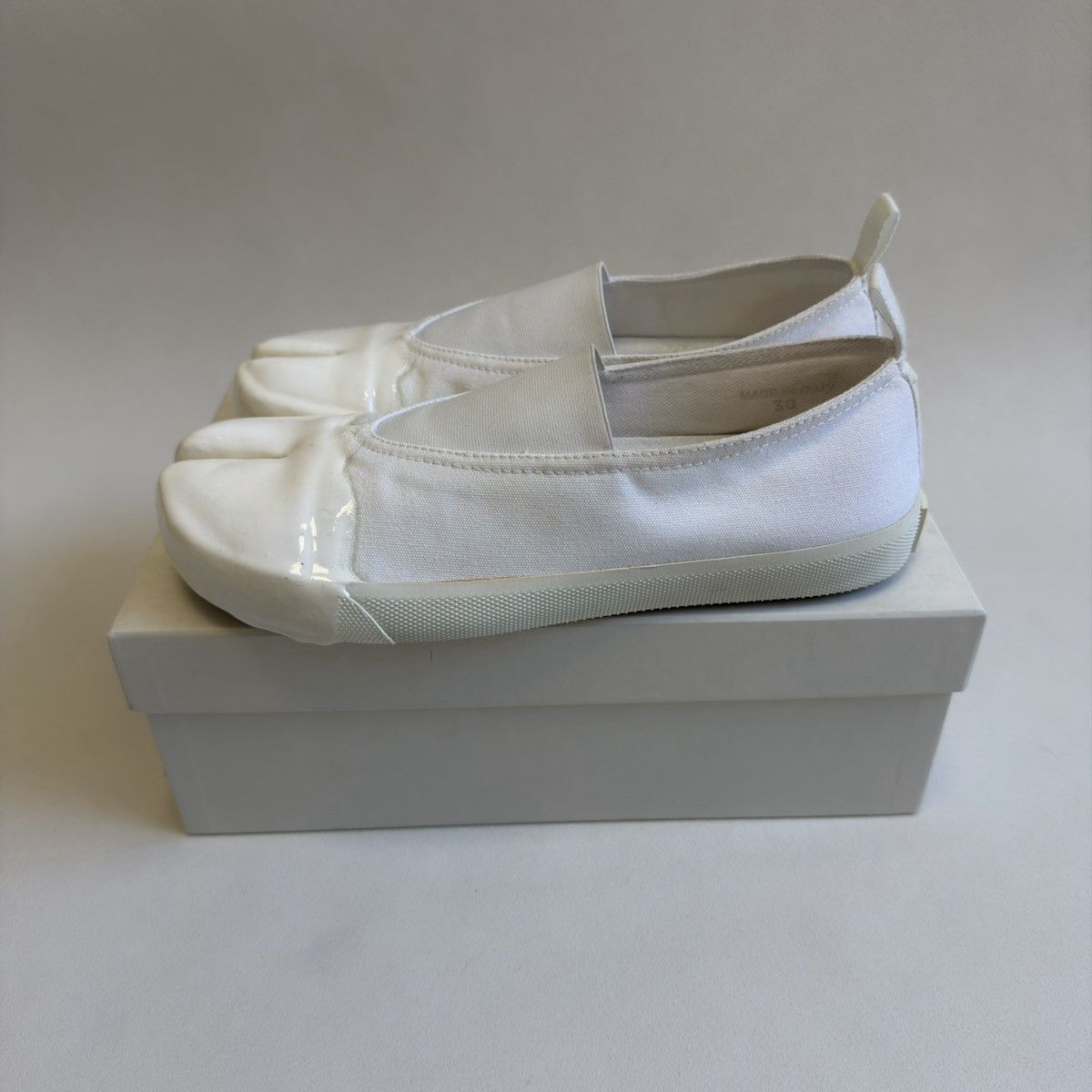 Maison Margiela S/S 20 White ‘Resin Dipped’ Tabi Sneakers Size US 8 / IT 38 - 3 Thumbnail