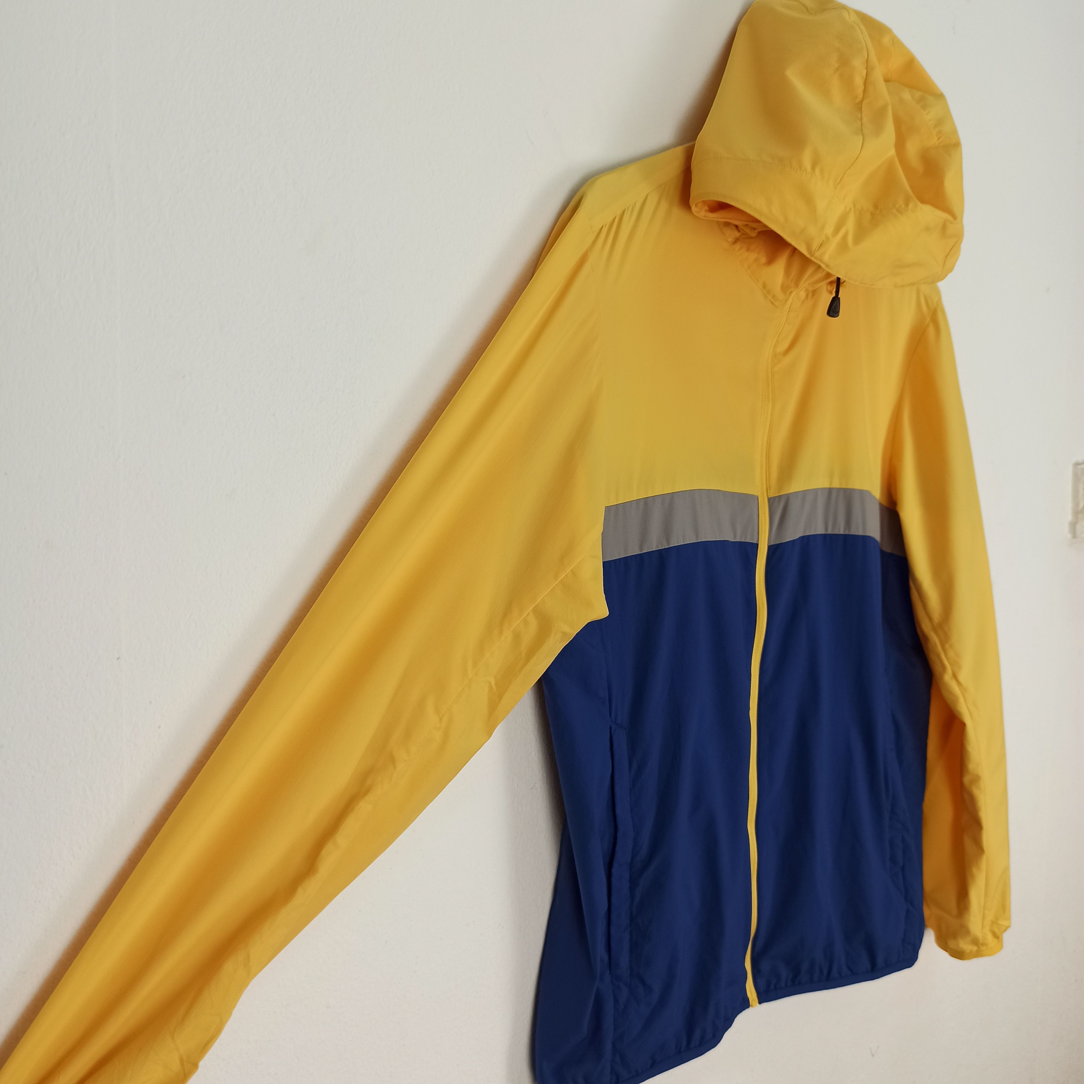JW Anderson 🔥Steals🔥 J.W.Anderson Running Jacket By Uniqlo Size US M / EU 48-50 / 2 - 3 Thumbnail