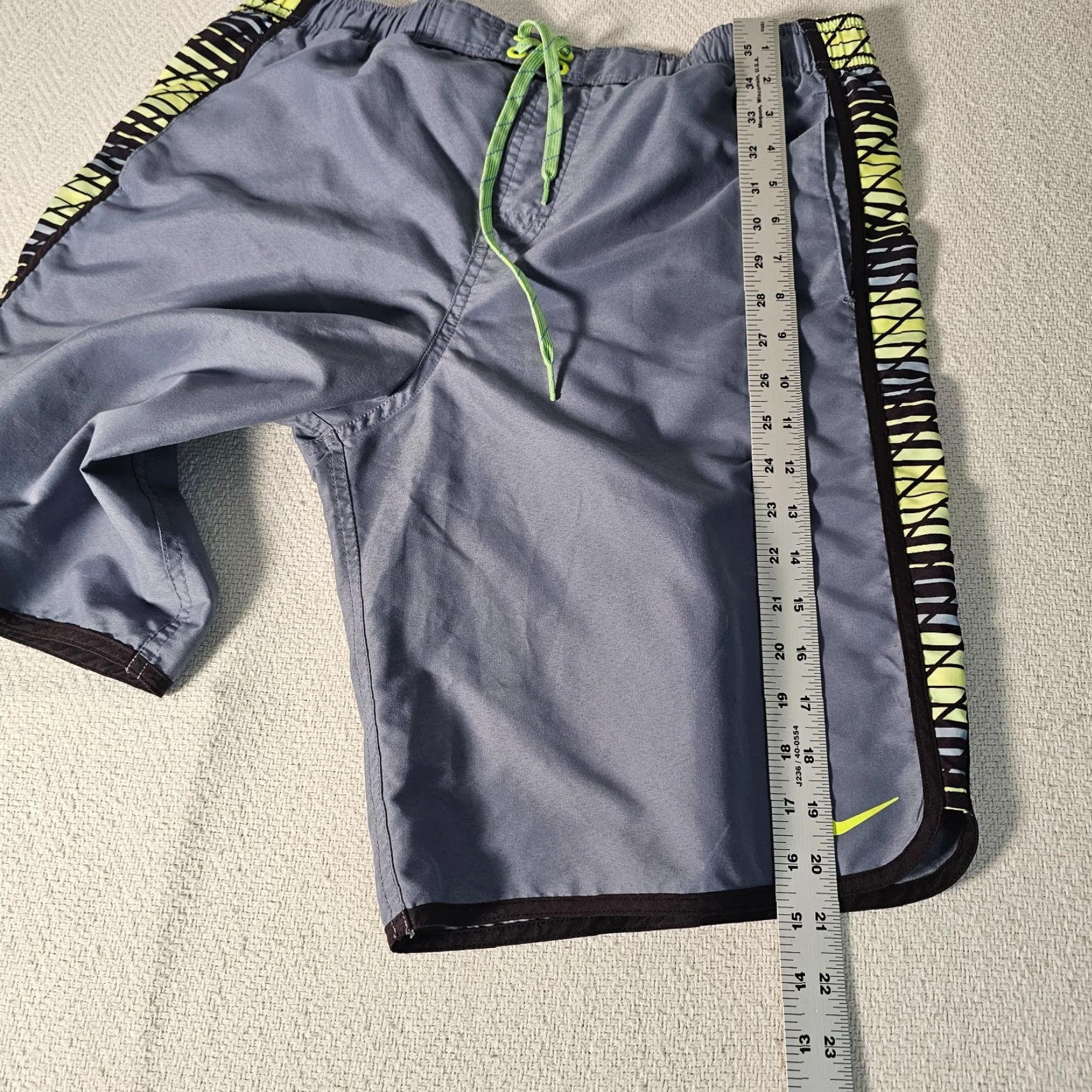 Nike Nike Geometric Print Swim Trunk Board Shorts Mens Light Dark Blue M Size US 31 - 6 Thumbnail