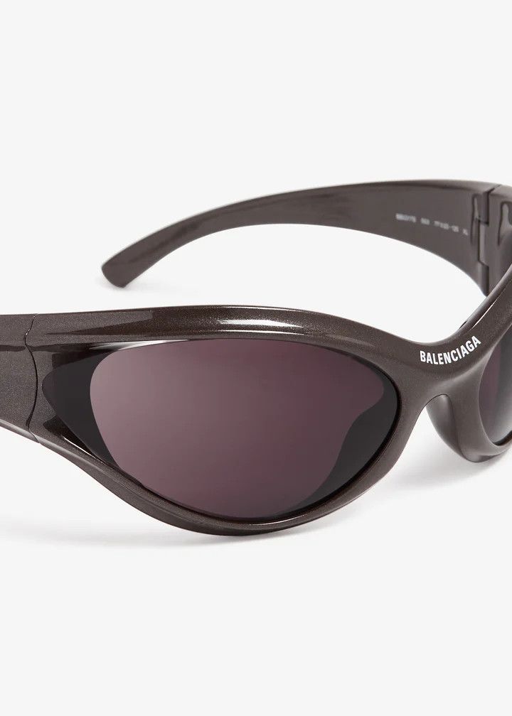 Balenciaga o1tr1nto1125 Size: OS / Dynamo Round Sunglasses Metallic Mud Size ONE SIZE - 2 Thumbnail