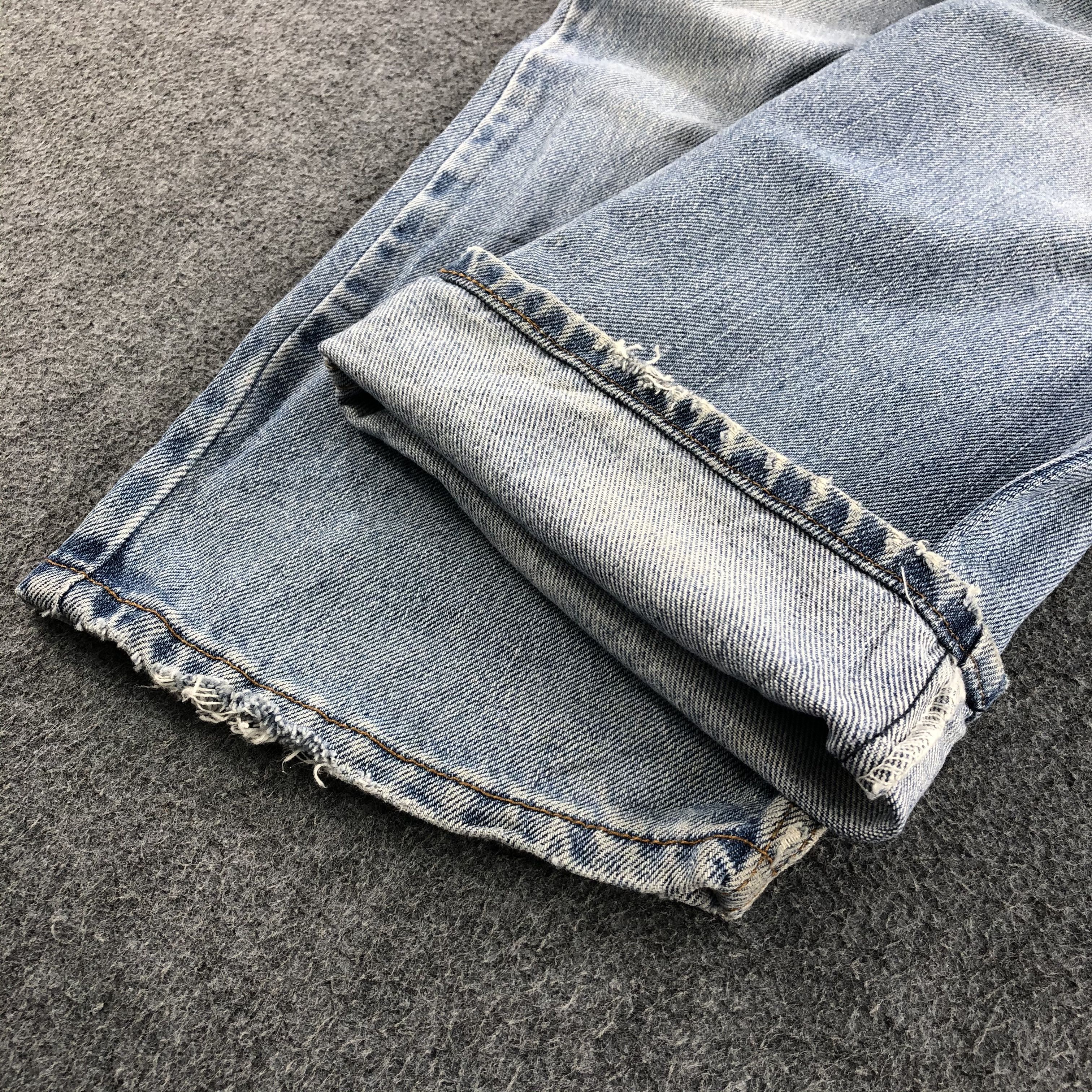 Levi's Vintage Light Wash Distress Levis 505 Jeans-J1212 Size US 33 - 7 Thumbnail