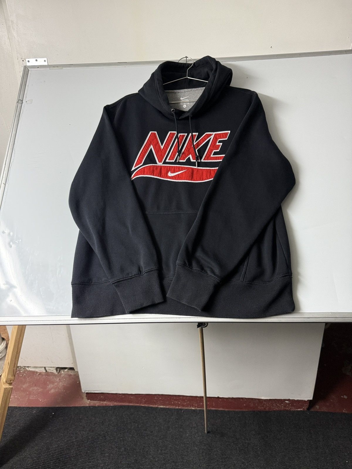 Nike Nike Men's Black Hoodie with Red Logo Size US XL / EU 56 / 4 - 6 Thumbnail