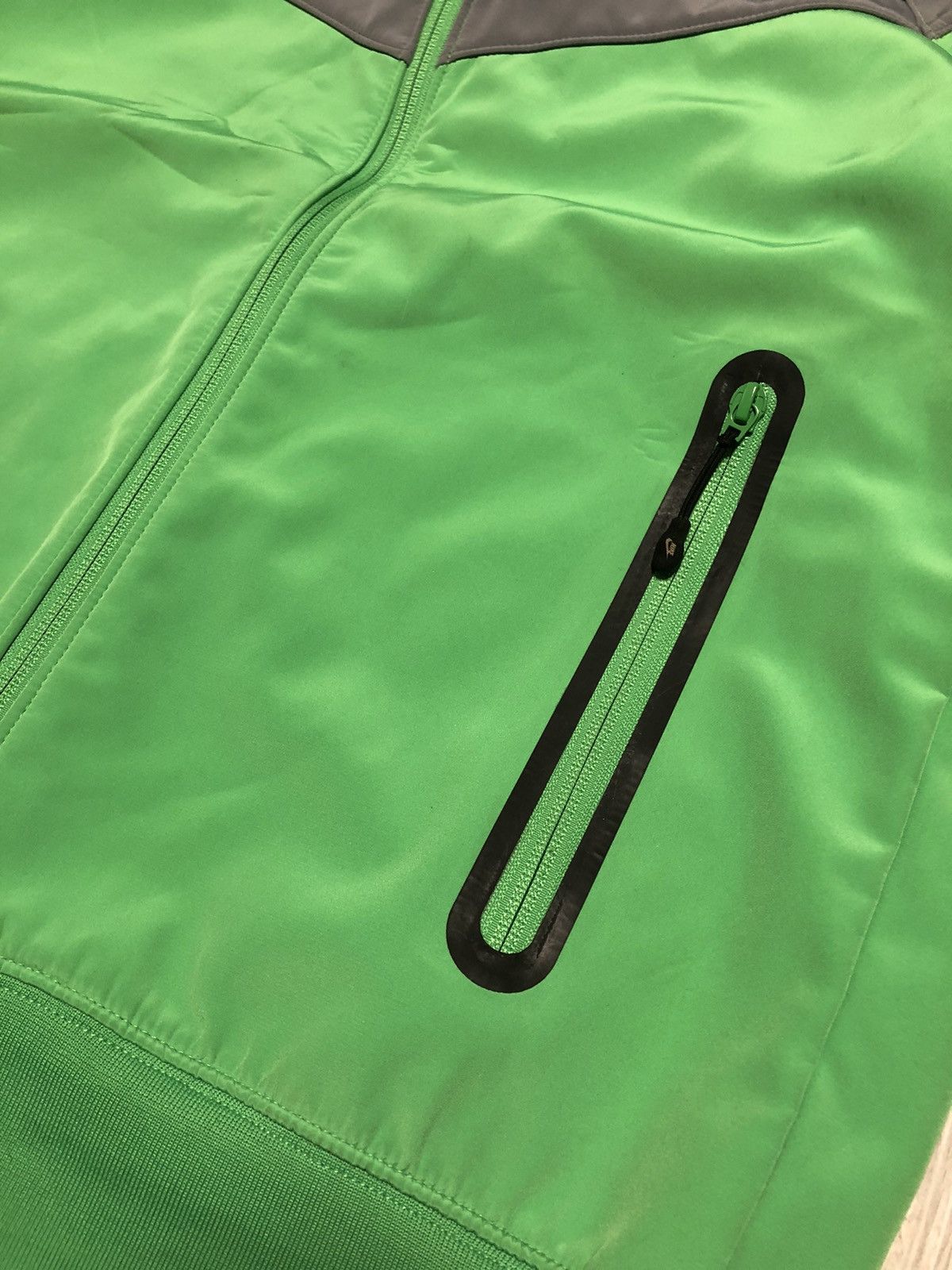 Nike × Vintage Vintage Nike Light Windbreaker Jacket Nike Zip jacket Nylon Size US M / EU 48-50 / 2 - 2 Thumbnail