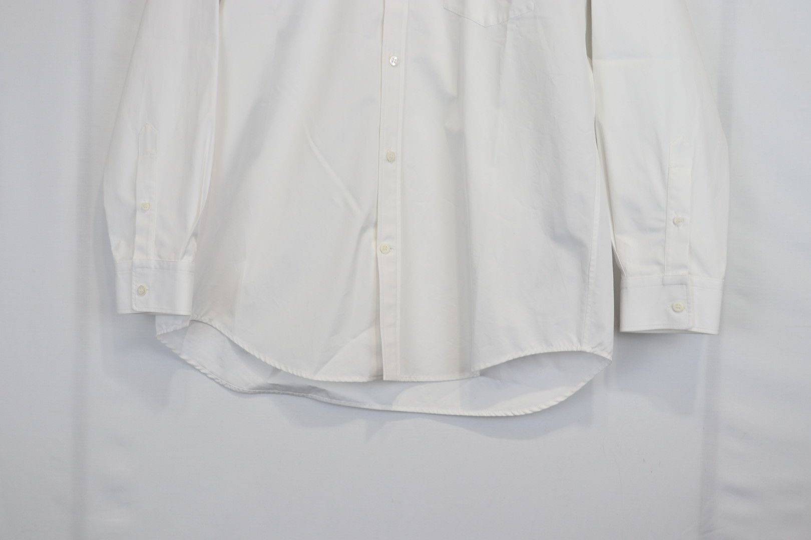 Balenciaga o1rshd1 Button Up Shirt in White Size US XS / EU 42 / 0 - 6 Thumbnail