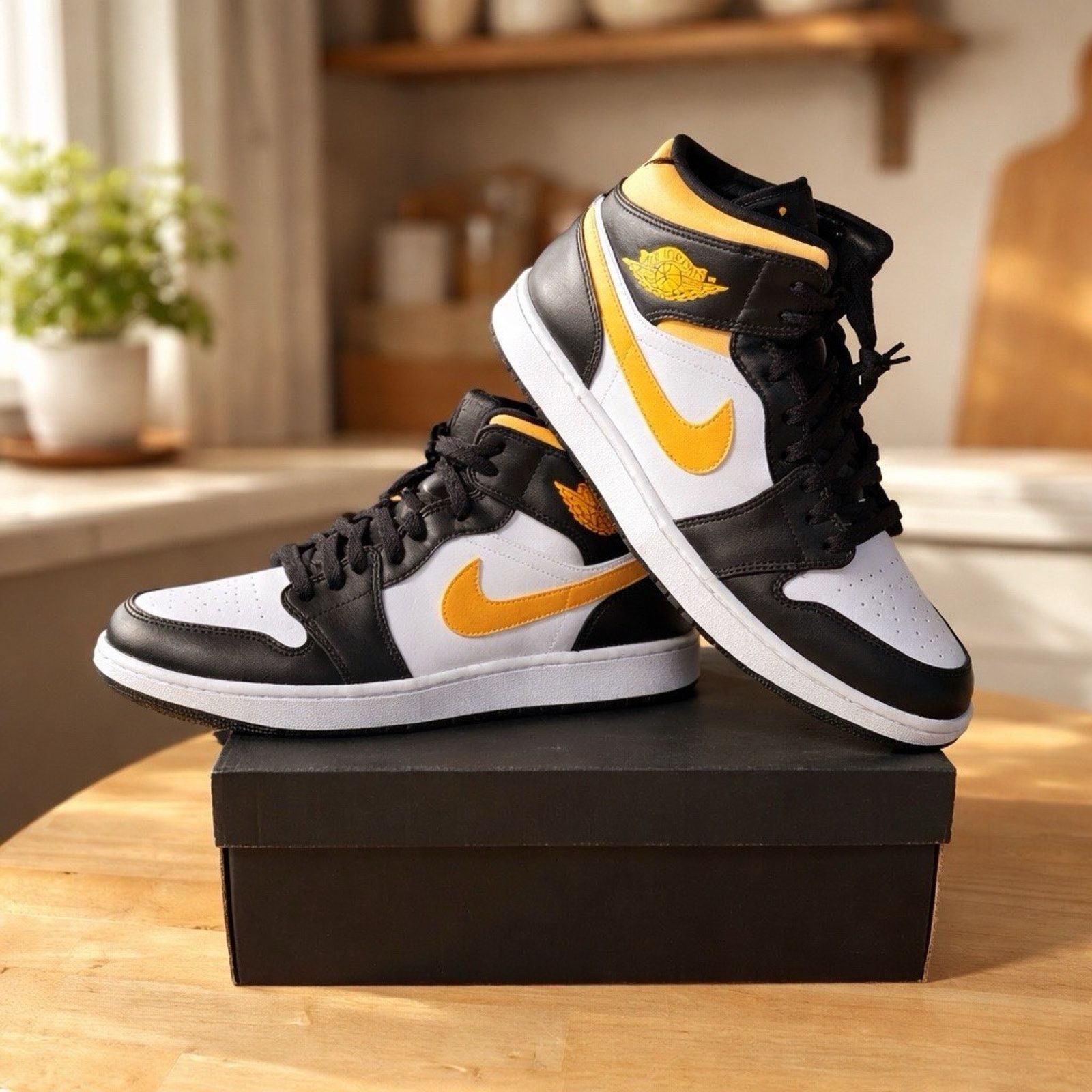 Jordan Brand Jordan Air Jordan 1 Mid Black White University Gol554724-177 Size US 14 / EU 47 - 1 Thumbnail