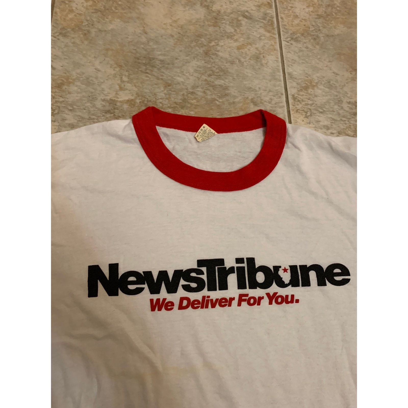 Other Vintage news tribune T shirt size large 1990s 80s Size US L / EU 52-54 / 3 - 3 Thumbnail