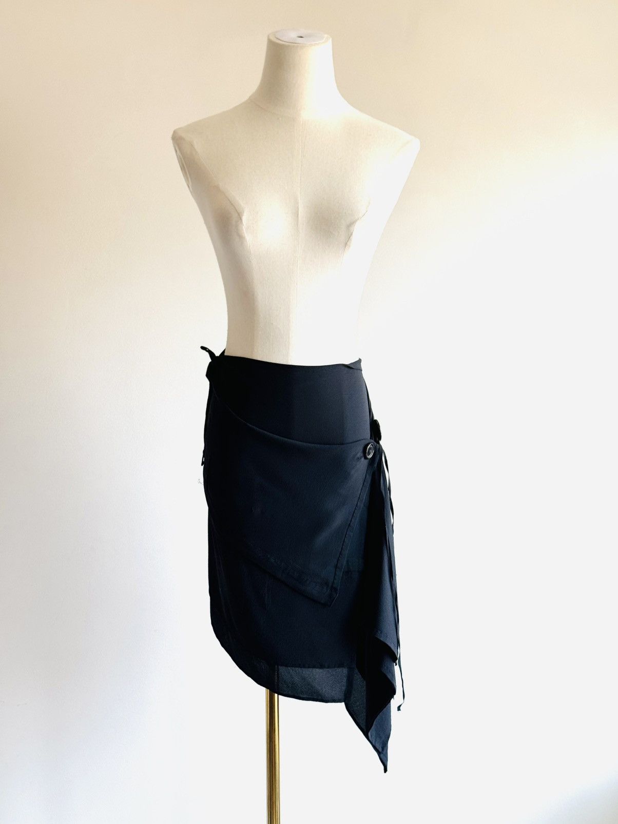 Ann Demeulemeester Vintage Ann Demeulemeester 05 silk asymmetric wrap skirt 36 Size 26" / US 2 / IT 38 - 1 Thumbnail