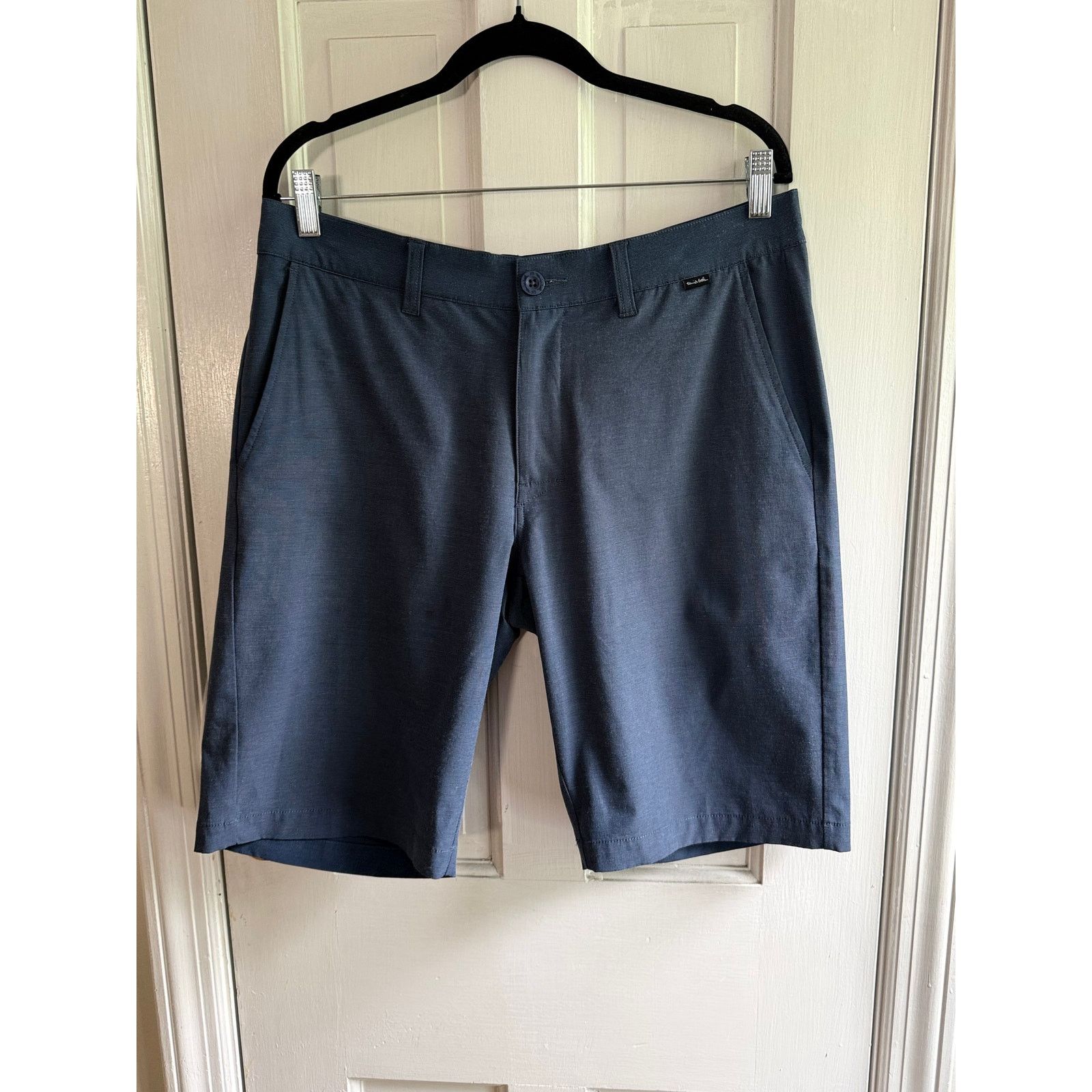 TravisMathew TravisMathew Performance Golf Shorts - Men's 32 - Blue Strip Size US 32 / EU 48 - 1 Thumbnail