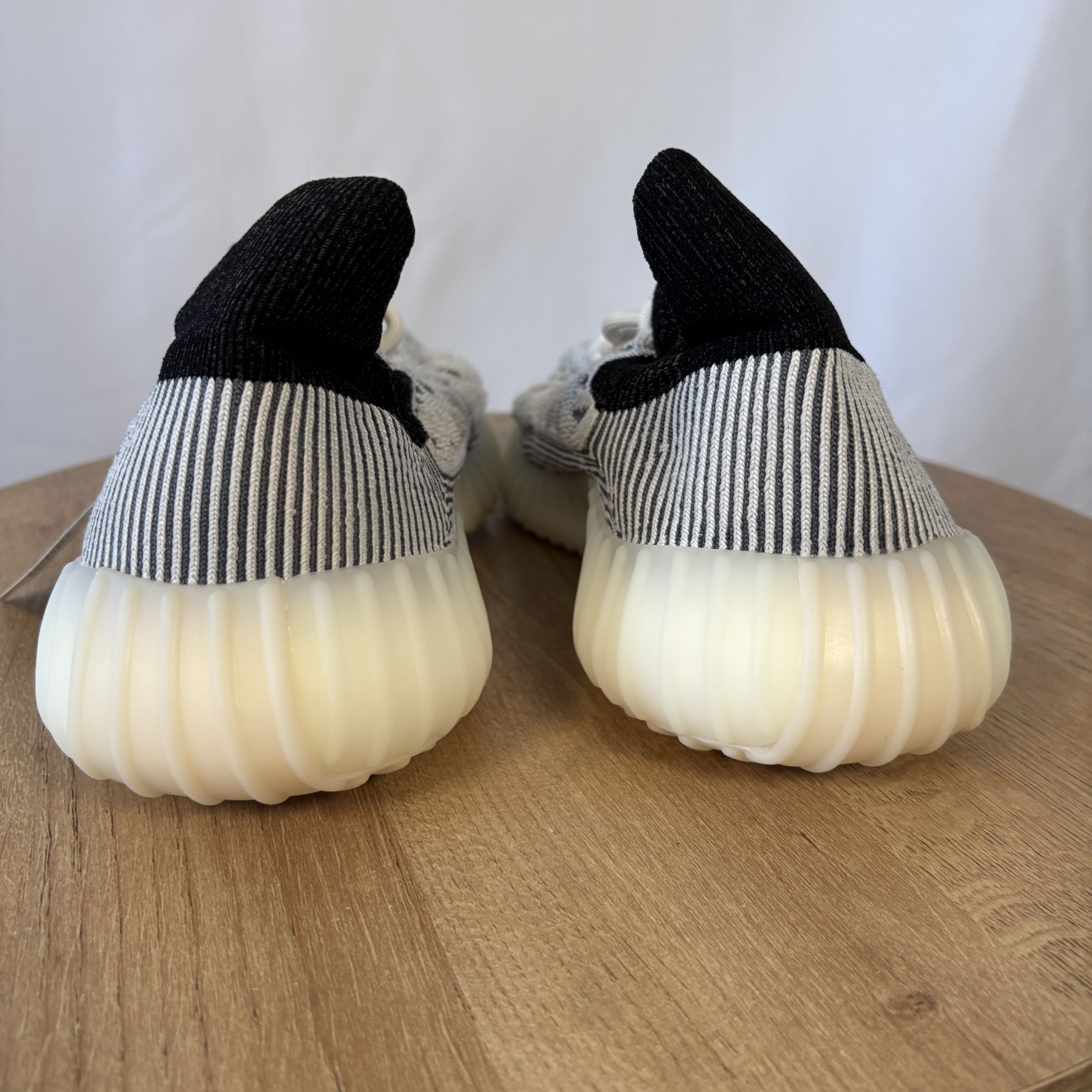 Adidas × Kanye West Adidas Yeezy Boost 350 V2 CMPCT Panda IG9608 10M NWT/DS Size US 10 / EU 43 - 6 Thumbnail