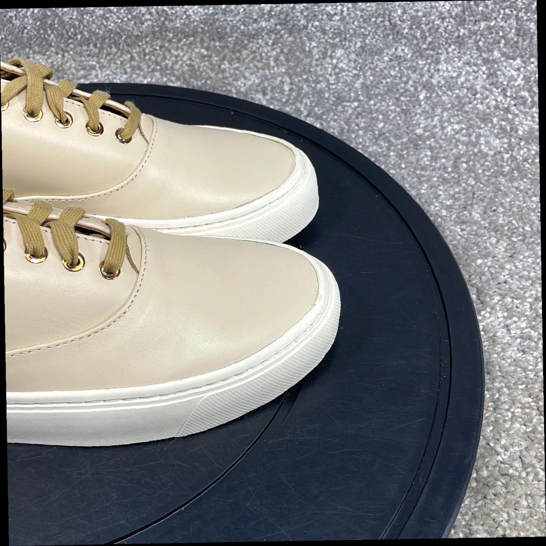 Nisolo Nisolo Elayna Sneaker Womens Size 5 Beige Leather Size US 5 / IT 35 - 5 Thumbnail