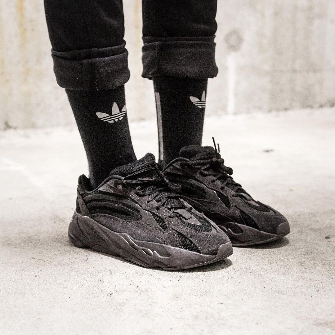 Adidas × Kanye West Adidas Yeezy Boost 700 V2 Vanta Black Mens Shoes US9 FU6684 Size US 9 / EU 42 - 8 Thumbnail