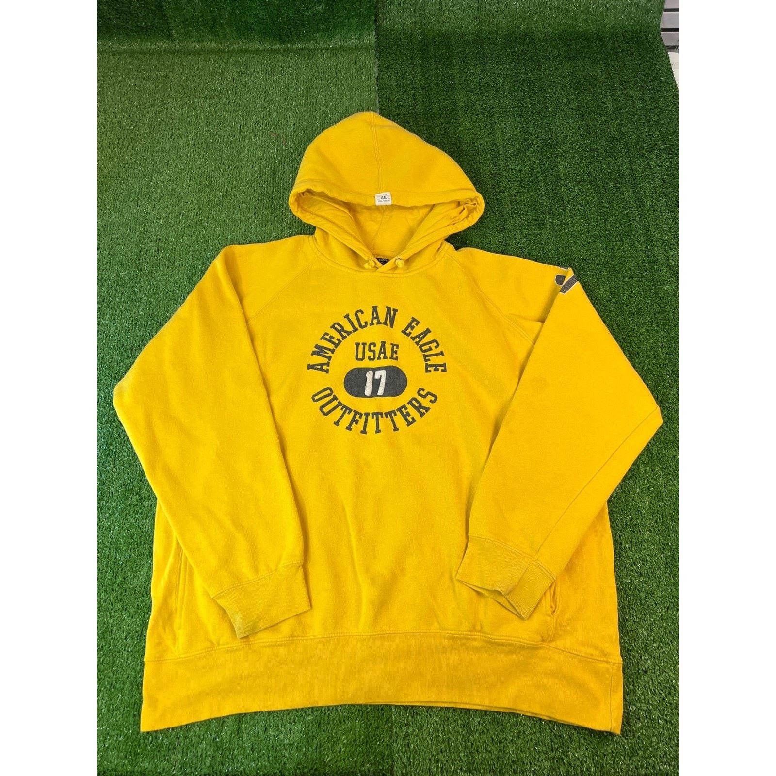 American Eagle Outfitters American Eagle Outfitters Mens XL Yellow Hoodie Sweatshirt Size US XL / EU 56 / 4 - 1 Thumbnail
