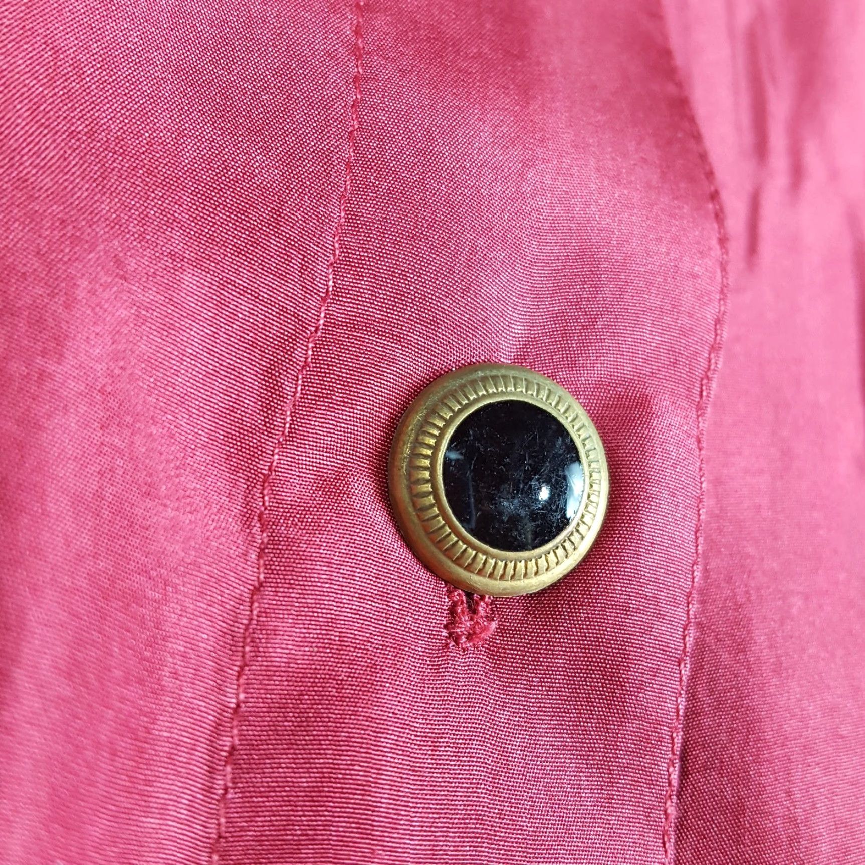 Vintage Vintage Casual Isle Women's Silk Golf Shirt L Red Long Sleeve Collared Button-Up 80s Preppy Retro Size L / US 10 / IT 46 - 3 Thumbnail