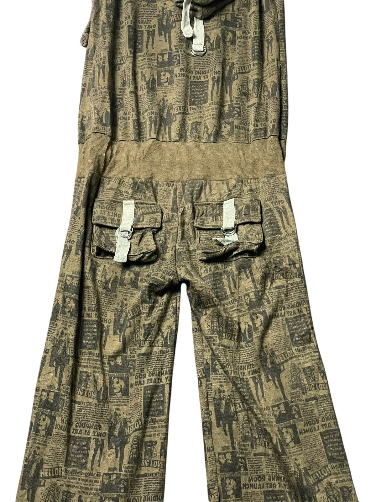 Japanese Brand SUCURE POMME Newspaper Printed Jumpsuit (94) Size 26" / US 2 / IT 38 - 8 Thumbnail