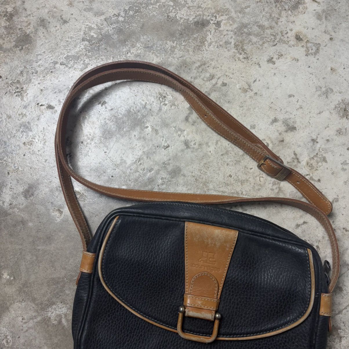 Courreges × Vintage VINTAGE COURREGES SLING BAG Size ONE SIZE - 2 Thumbnail