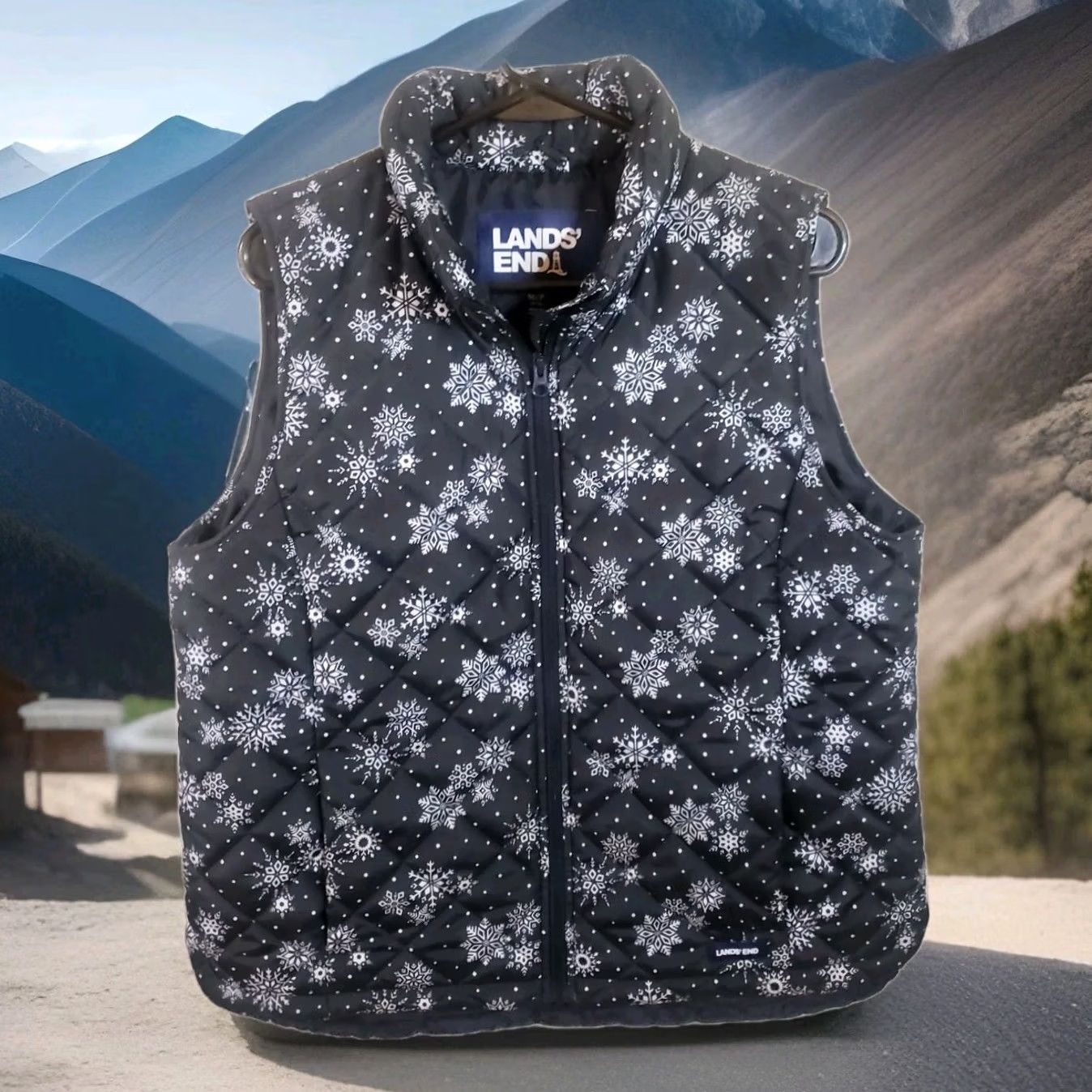 Lands' End VINTAGE Lands' End Outfitters Womens MP Black Snowflake Full Zip Quilted Vest Size M / US 6-8 / IT 42-44 - 2 Thumbnail