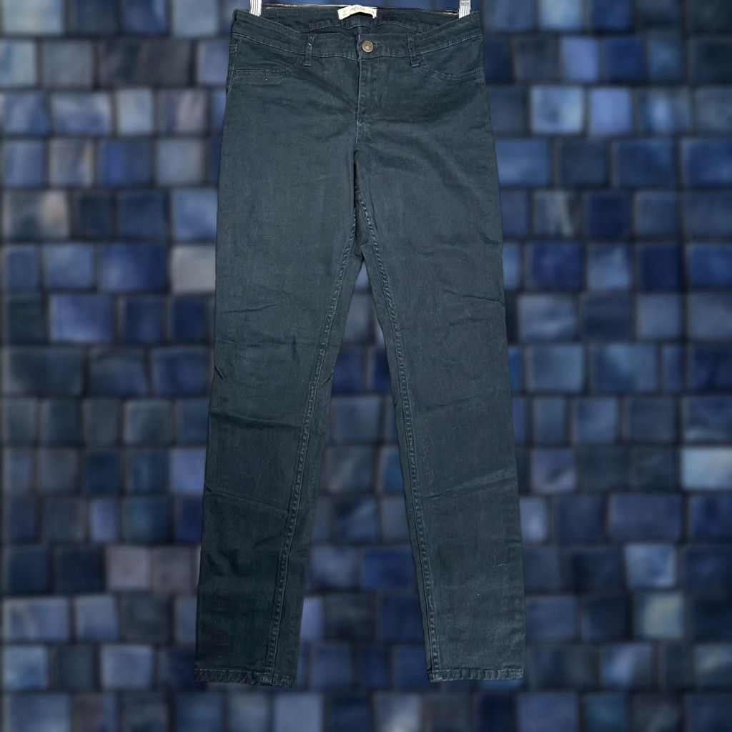 Abercrombie & Fitch Abercrombie & Fitch Jeans Women 28 Skinny Blue Cotton Blend Smooth Pockets denim Stretch Regular Rise 29 Inseam 29 Shirt? Size 28" / US 6 / IT 42 - 1 Thumbnail