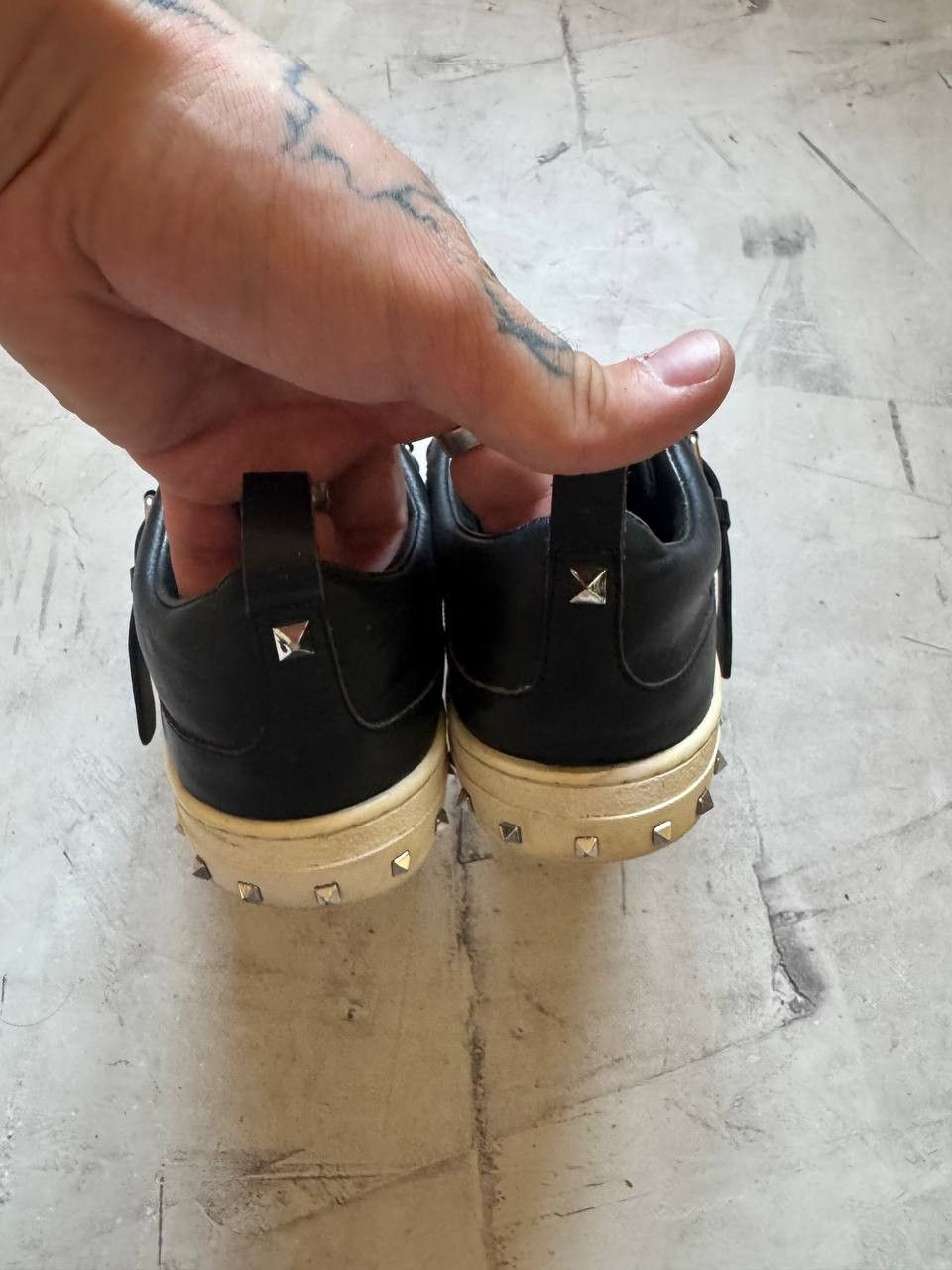 Valentino Valintino Garavani V-punk leather trainers sneakers Size US 7.5 / IT 37.5 - 3 Thumbnail
