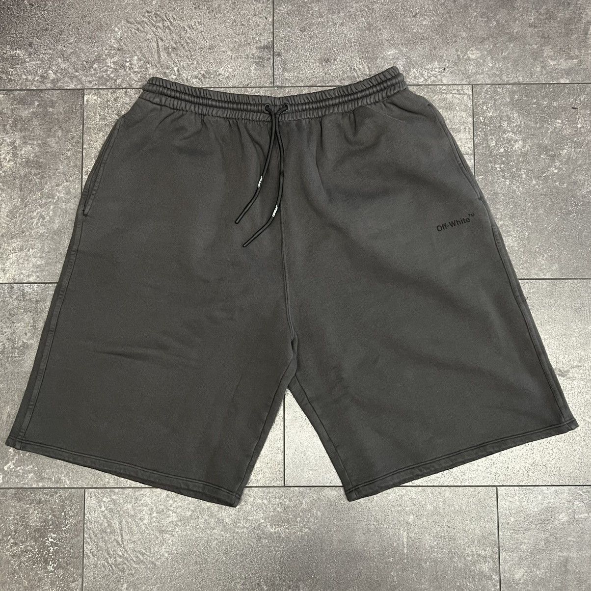 Off-White Off-White Diag Tab VTG Skate Sweatshort Black/Black Size US 36 / EU 52 - 1 Thumbnail