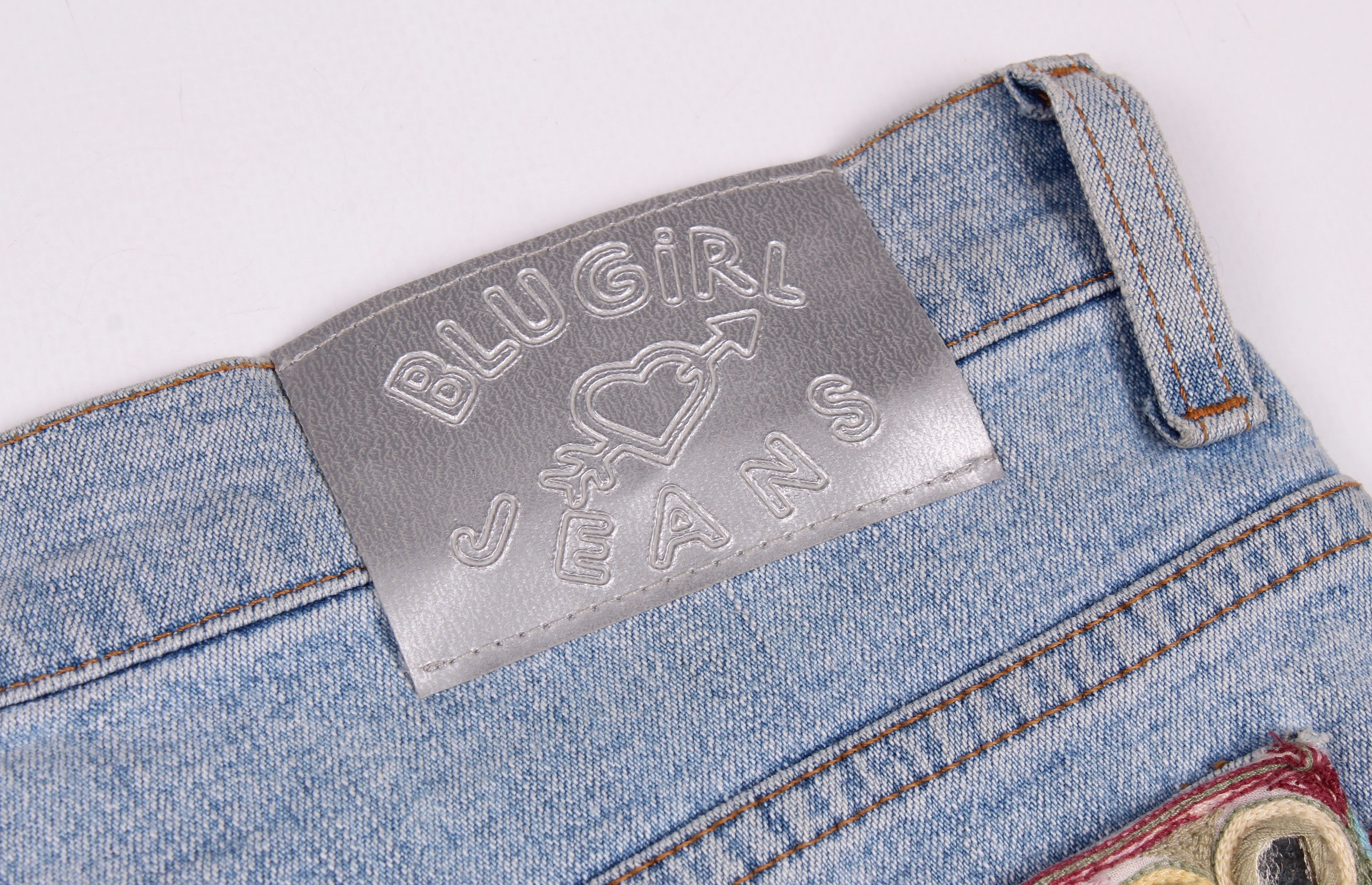 Blumarine × Vintage Vintage Blugirl Blumarine Y2K Hand Embroidered Shorts Size 30" / US 8 / IT 44 - 6 Thumbnail