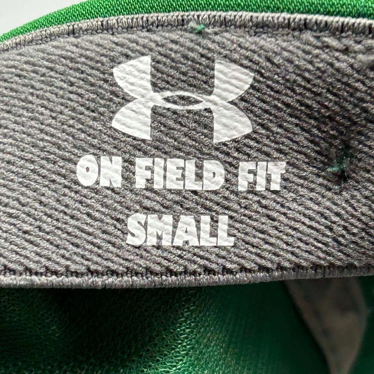 Under Armour Notre Dame Fighting Irish Hat Men Small Green NCAA Fitted Size ONE SIZE - 4 Thumbnail