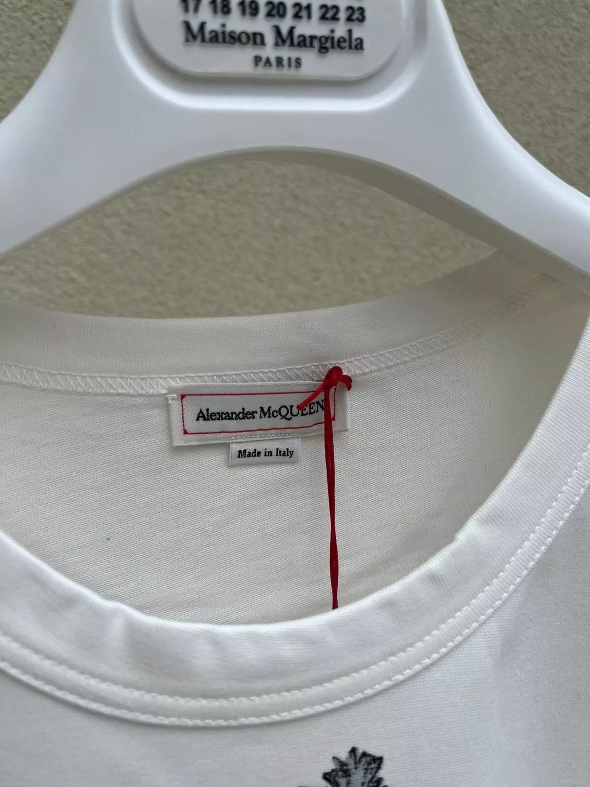 Alexander McQueen Floral Logo T-Shirt in White / Blue Size US M / EU 48-50 / 2 - 4 Thumbnail