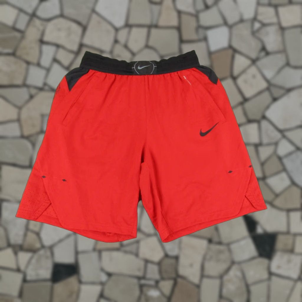 Nike Nike Aeroswift Shorts Athletic Men L Red Black - Pockets Lightweight Breathable Easy Care Inseam 8.5in Gym Running Jogging Track & Field Size US 27 - 1 Thumbnail