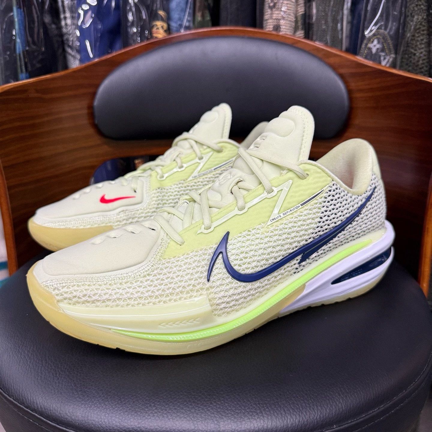 Nike Nike Yellow Lowtop Sneakers 44.5 Men Size US 11 / EU 44 - 1 Thumbnail