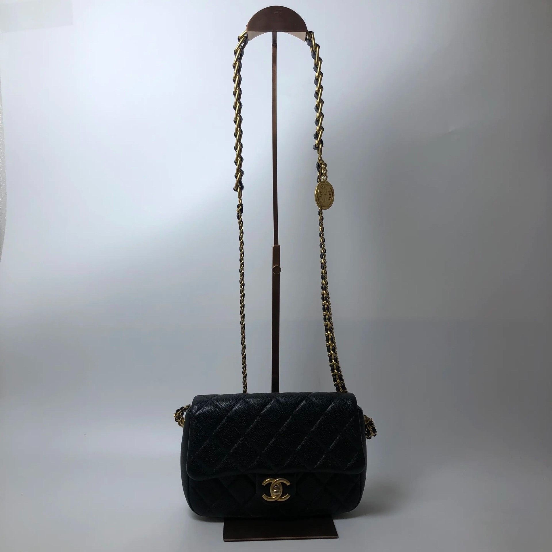 Chanel Pre-loved Bag Very good condition Size ONE SIZE - 1 Thumbnail