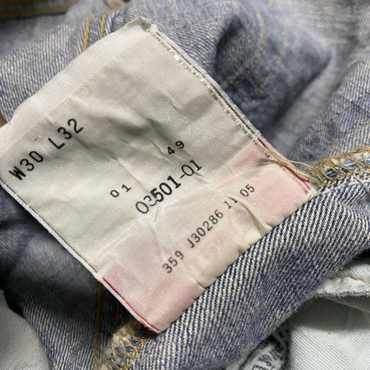Levi's Vintage Levis 501 Thrashed Jeans Size US 31 - 24 Thumbnail