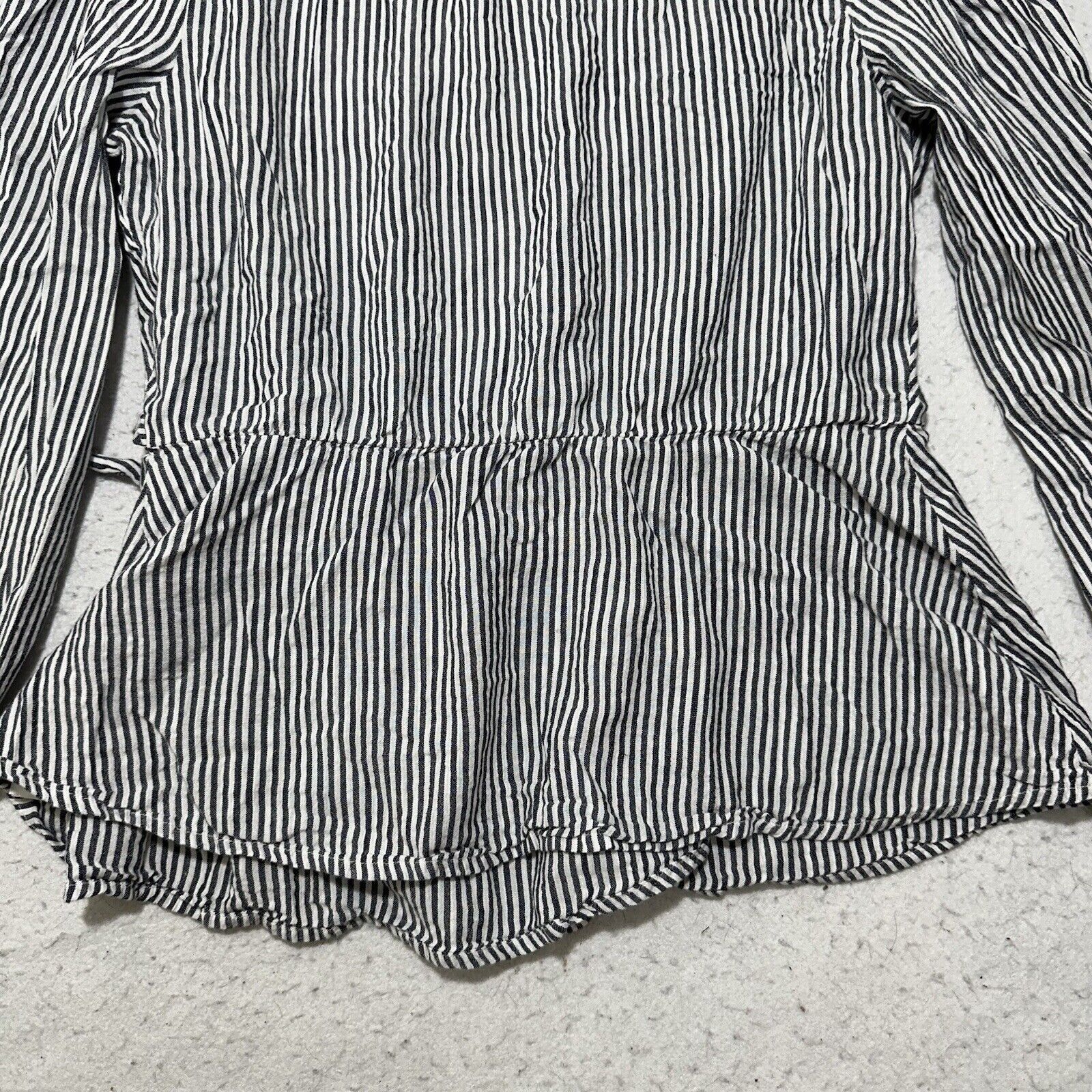 Old Navy Old Navy Medium Long Sleeve Wrap Top Navy Blue Striped Shirt Size M / US 6-8 / IT 42-44 - 11 Thumbnail