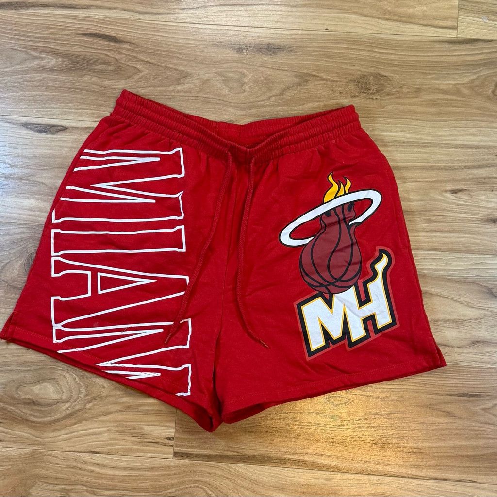 WISDOM NBA Women’s Miami Heat Shorts Red Size L Size 36" / US 14 / IT 50 - 1 Thumbnail