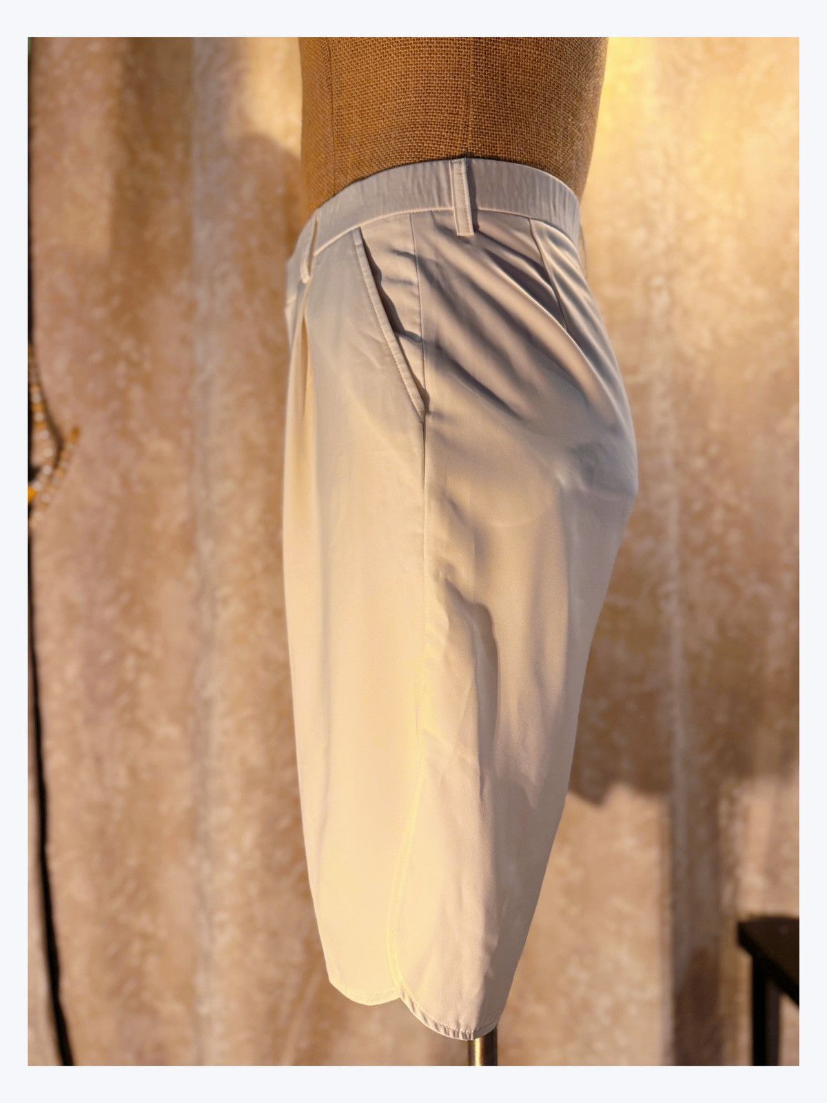 Other Classic White Dress Shorts – Sleek, Lightweight Size US 29 - 4 Thumbnail