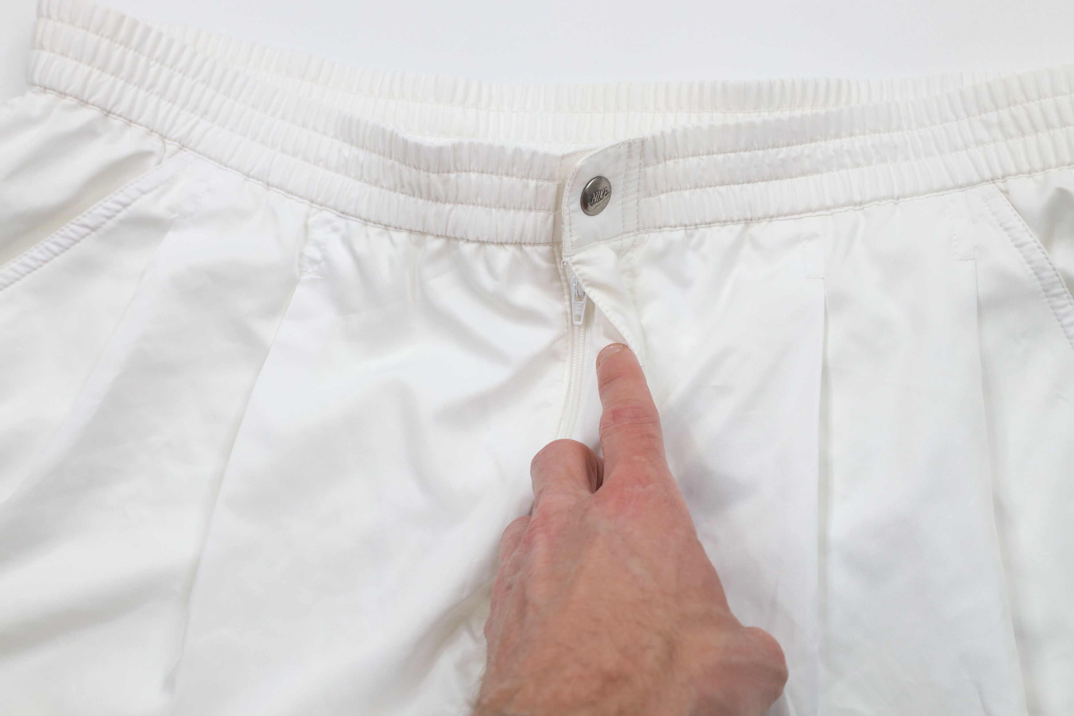 Nike × Vintage Vintage 90s Nike Challenge Court Knee Tennis Shorts White Size US 36 / EU 52 - 8 Thumbnail