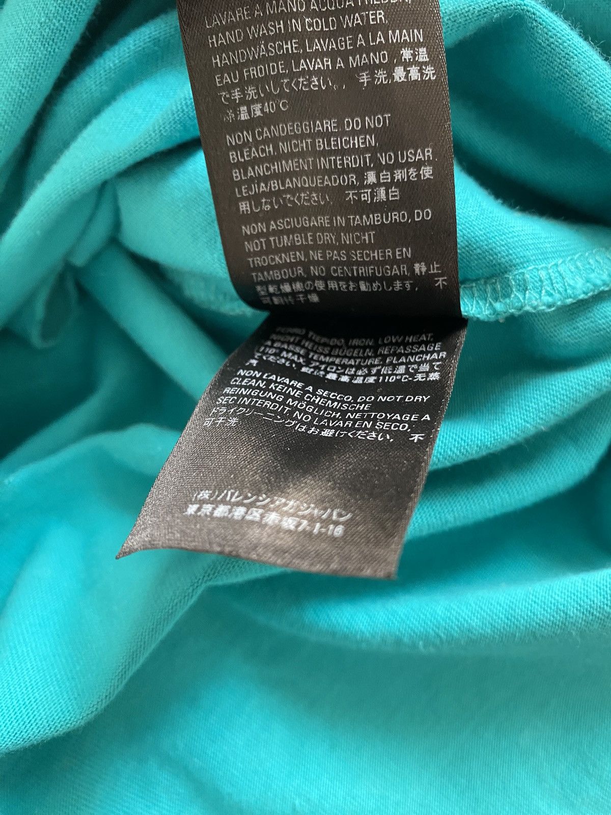Balenciaga Balenciaga Oversized Shirt Size Small Size US S / EU 44-46 / 1 - 7 Thumbnail