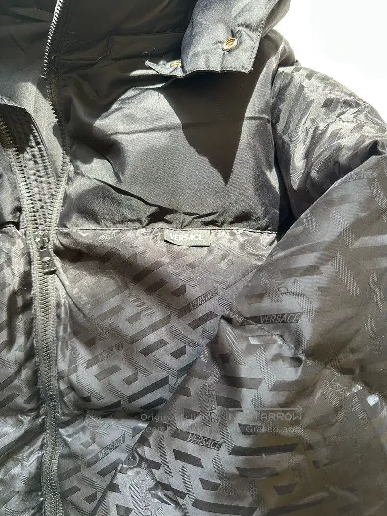 Versace Versace Black hooded down jacket Size US M / EU 48-50 / 2 - 3 Thumbnail