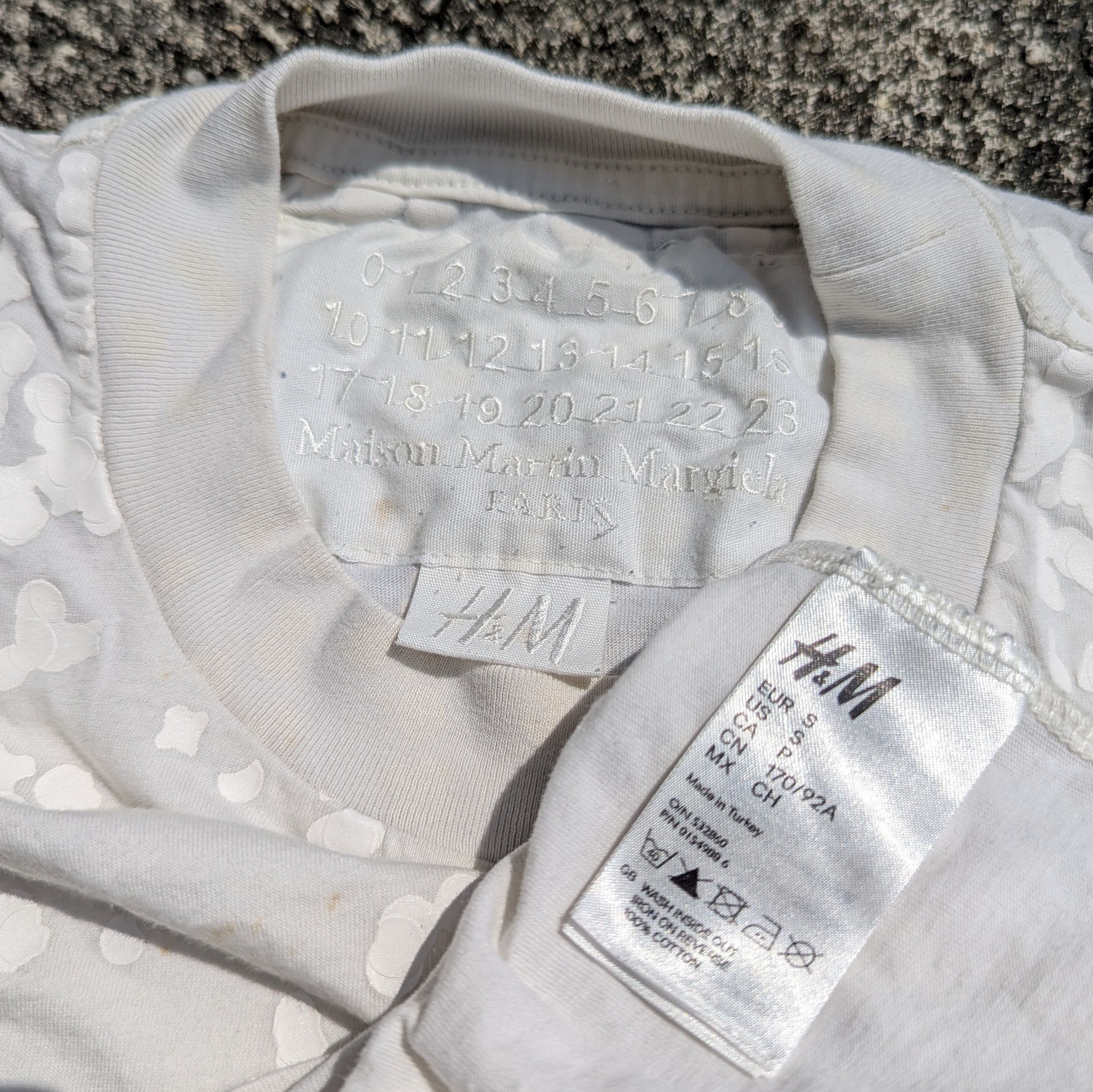 H&M × Maison Margiela Maison Margiela H&M Confetti Dots Tee Size US S / EU 44-46 / 1 - 5 Thumbnail